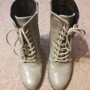 Candie's lace up women size 8 boots - gently used.